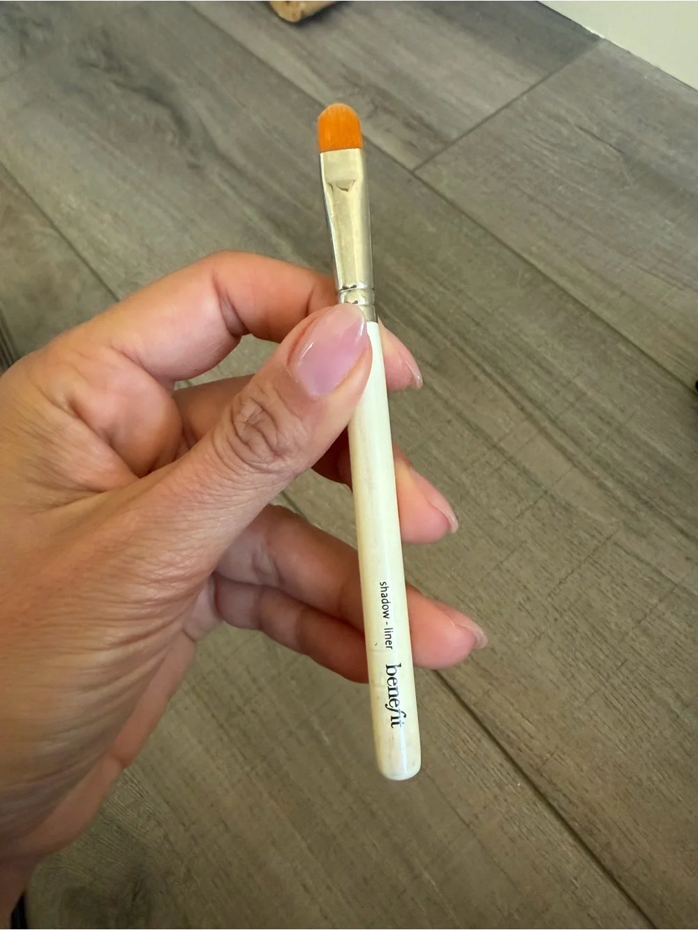 Benefit Eyeshadow/Liner Brush with Orange Bristles and Cream Handle